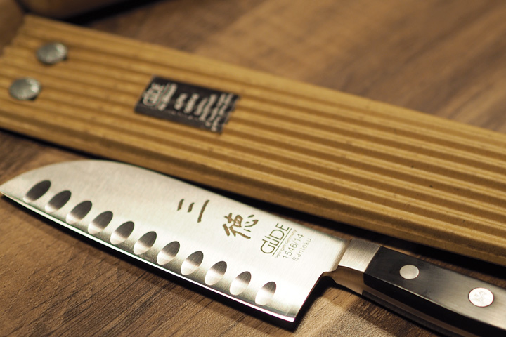Santoku mit Kullenschliff von Güde 1546/14