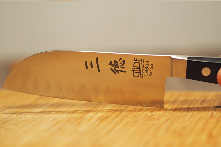 Santoku mit Kullenschliff von Güde 1546/14